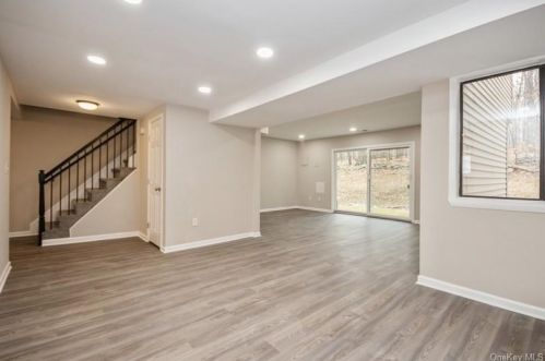 210 Concord Ln, Middletown, NY 10940-6655