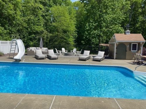 31 Jerome St, Berkley MA 02779-1121 exterior