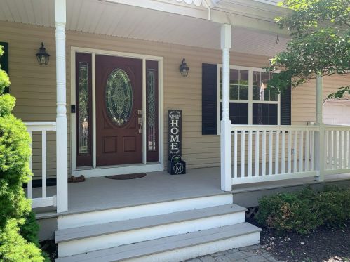148 Smith Rd, Hauppauge, NY 11779-2212