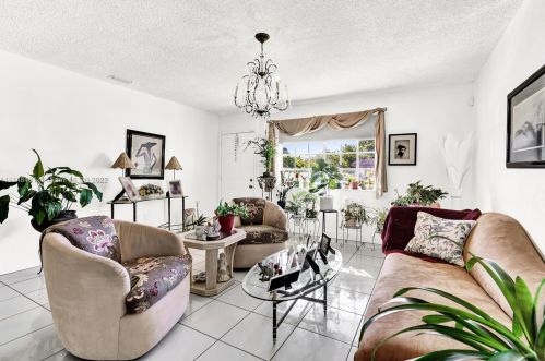 1035 36 Pl, Hialeah FL 33012-4929 exterior