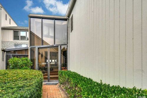 4 Lord Joes Lndg, Northport, NY 11768-1570