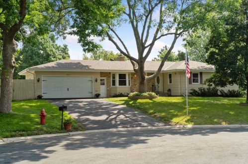 9627 Xerxes Cir, Minneapolis, MN 55431-2462