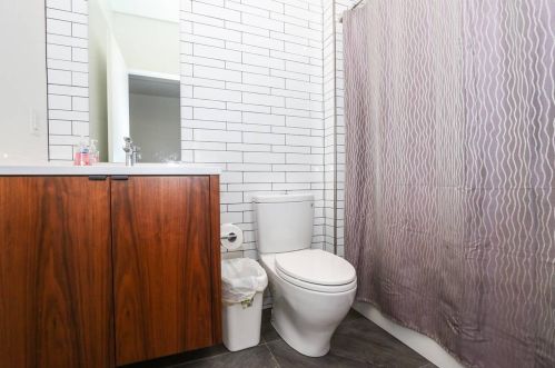 2872 Erie Ave, Cincinnati OH 45227-2735 exterior