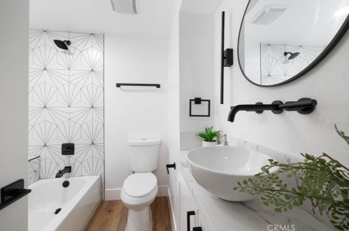 4393 Date Ave, La Mesa CA  91941-6412 exterior