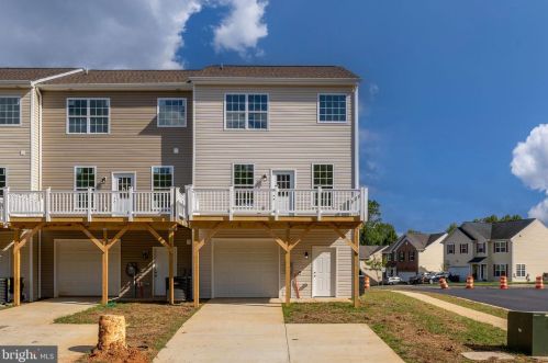 1010 Wicklow Dr, Fredericksburg VA  22401-2722 exterior