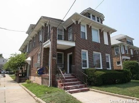 1117 Doughty Blvd, Meadowmere Park, NY 11559-1313