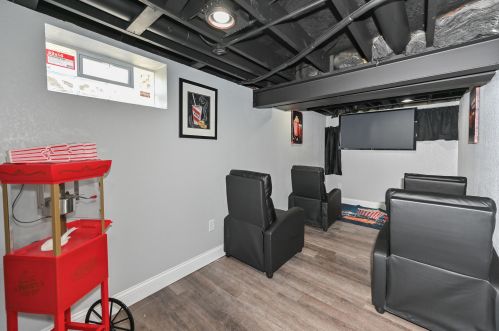 8110 Green Tree Rd, Milwaukee WI  53223-4928 exterior