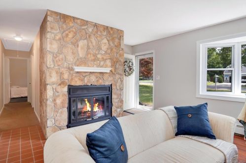 45 Sherman Rd, Glastonbury CT  06033-2911 exterior