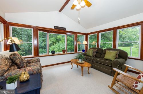 6006 Trailside Dr, Springfield, VA 22150-1551