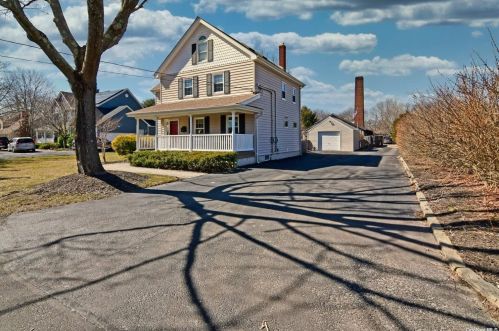 502 Sylvan Ave, Bay Port, NY 11705-1500