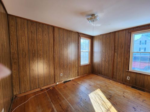 9 Hampstead Rd, Danville NH  03819-5100 exterior