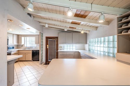 60 Olive Dr, Hialeah FL  33010-5212 exterior