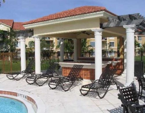 709 Villa Cir, Boynton Beach FL  33435-8914 exterior