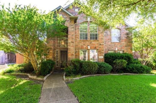 8112 Clayton Dr, Plano TX  75025-4382 exterior