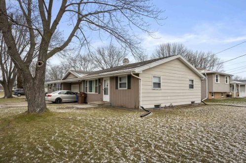 1012 Airport Rd, Menasha WI  54952-2021 exterior