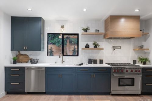 4070 Bakman Ave, North Hollywood CA  91602-3302 exterior