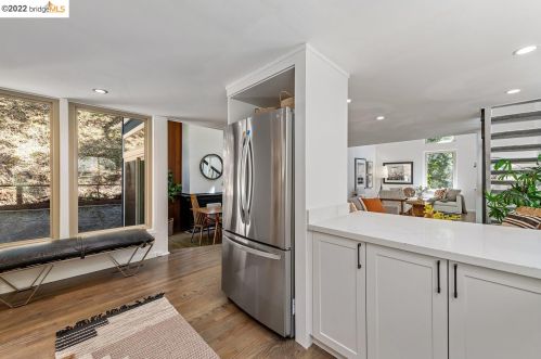 5857 Ascot Dr, Oakland CA 94611-1711 exterior