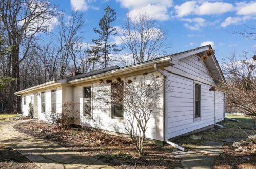 221 Oscawana Lake Rd, Tompkins Corners NY  10579-2600 exterior