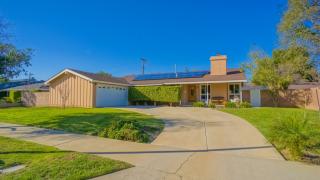 20757 Kingsbury St, Chatsworth, CA 91311-2430