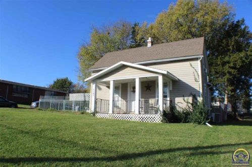1101 East St, Emporia, KS 66801-3147