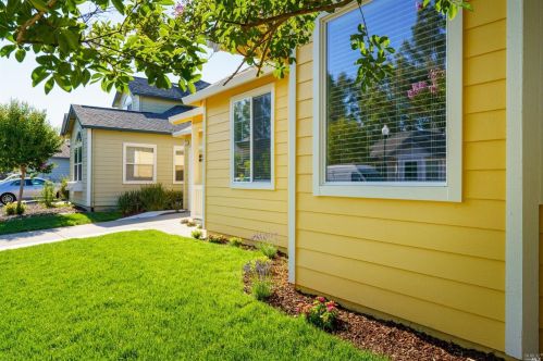 2135 Northfield Dr, Santa Rosa, CA 95403-2081