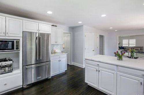 10 Reynal Xing, Scarsdale NY  10583-7414 exterior