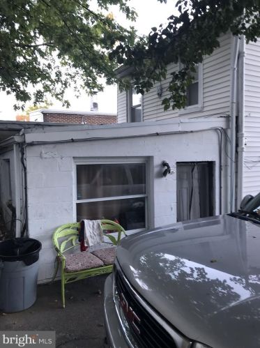 713 Warner St, Wilmington, DE 19805-4351