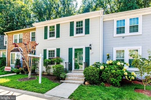 5756 Walnut Wood Ln, Springfield, VA 22015-2709