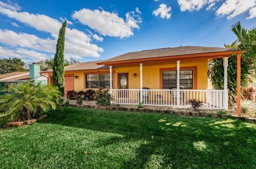 814 Pine St, Tarpon Springs, FL 34689-5901