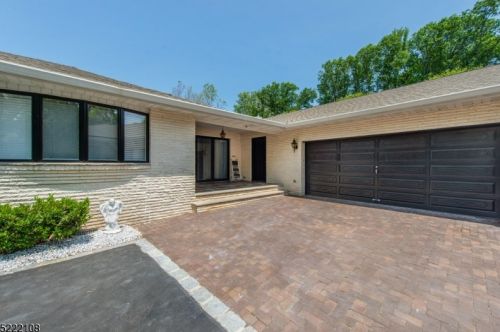 650 Riverside Dr, Cranford NJ  07016-1951 exterior