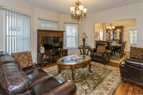 151-22 85th Dr, Jamaica, NY 11432-1009
