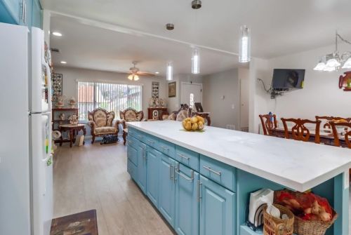 933 Dimarino St, San Diego CA 92114-3024 exterior