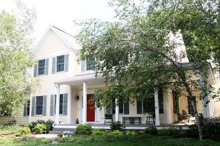 9 Crabapple Cv, Hampton, NJ 08827-2700