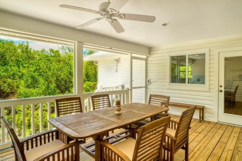 1450 Sand Castle Rd, Sanibel FL  33957-3623 exterior