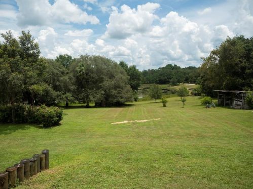 6737 180th Avenue Rd, Ocklawaha FL  32179-7002 exterior