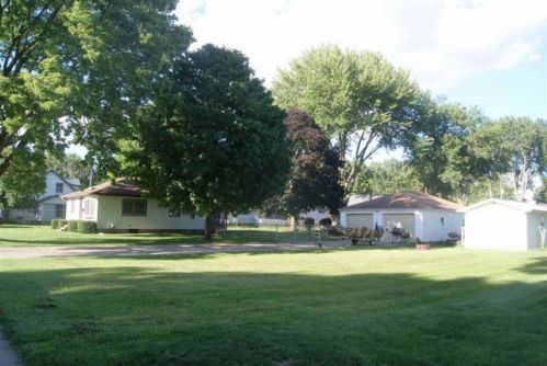 340 13th Ave, Shaffton, IA 52730-2132
