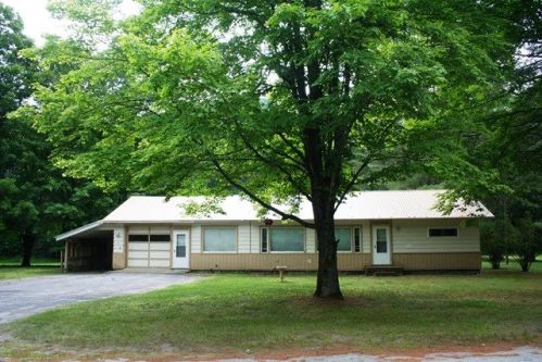 62 County Route 8, Elizabethtown, NY 12932-2217