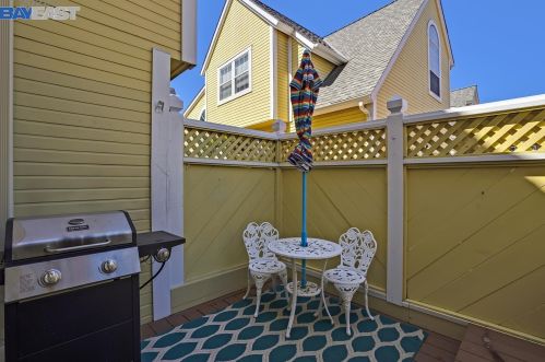 230 Marina Village Way, Benicia, CA 94510-3251