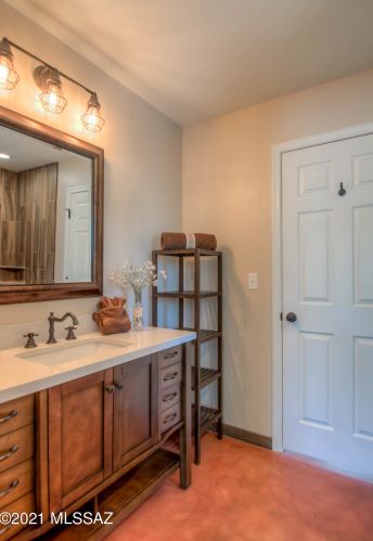 1040 Arizona Ave, Tucson AZ 85705-7712 exterior