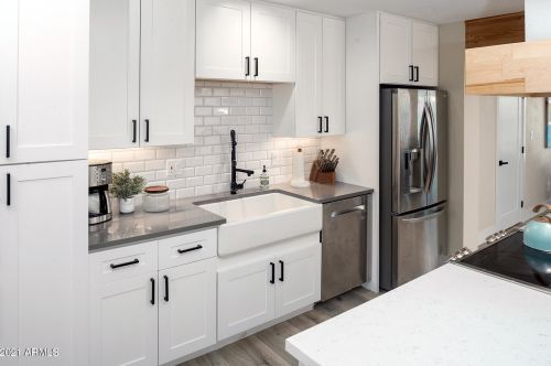 8614 Malcomb Dr, Scottsdale AZ  85250-5738 exterior