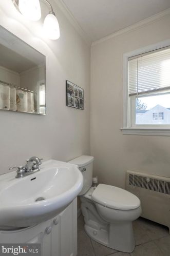 909 Sycamore Dr, Lansdale PA 19446-1722 exterior