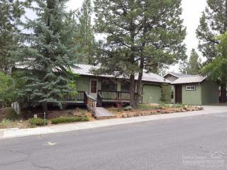 214 Maricopa Dr, Bend, OR 97702-1144