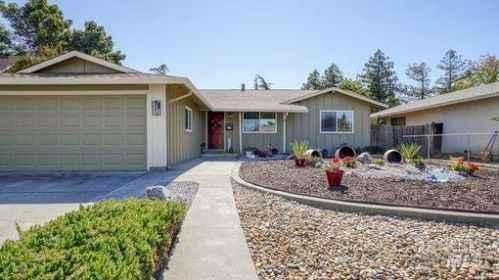 252 Livingston Ave, Vacaville CA  95687-6415 exterior