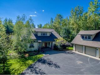 565 Chattanooga Dr, Hudson, WI 54016-8253