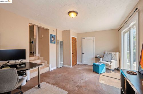 2350 109, Oakland CA  94603-4115 exterior