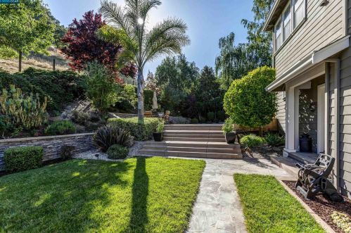 25 Maplewood Dr, Danville, CA 94506-2032