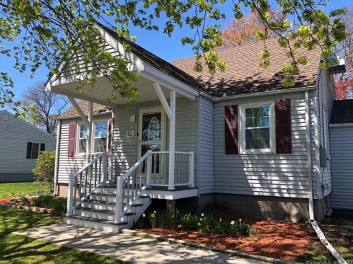 42 Homecrest Dr, Kensington, CT 06037-2119