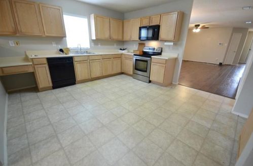 617 Pickwick Ln, St Paul TX  75098-6911 exterior