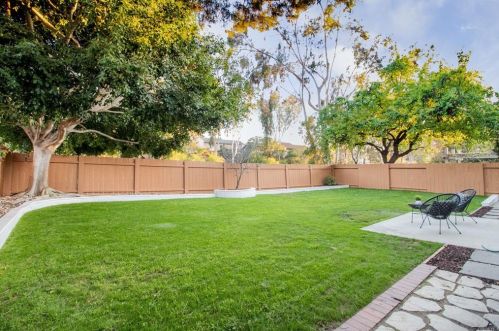 1527 Linda Sue Ln, Encinitas CA  92024-2424 exterior