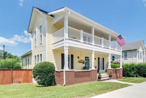 228 Main St, Dickson, TN 37055-1802